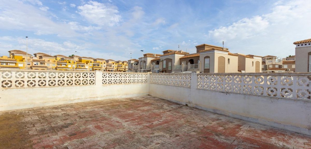 Sale - Villa -
Torrevieja - Aguas nuevas 1