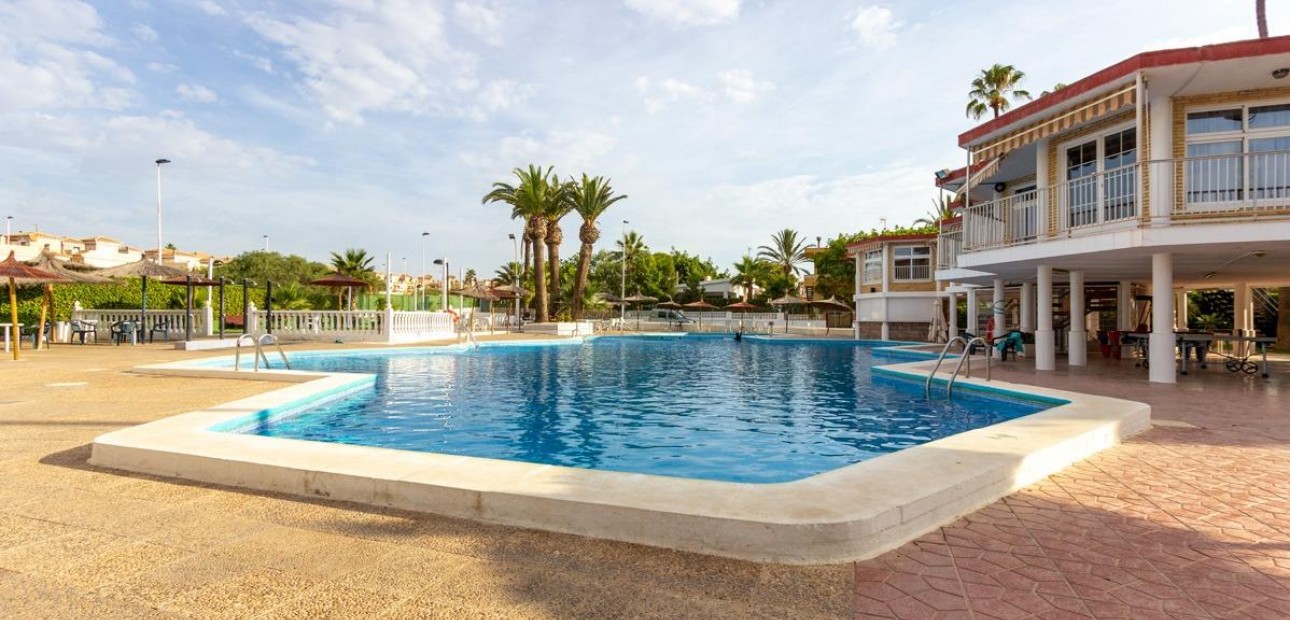 Sale - Villa -
Torrevieja - Aguas nuevas 1