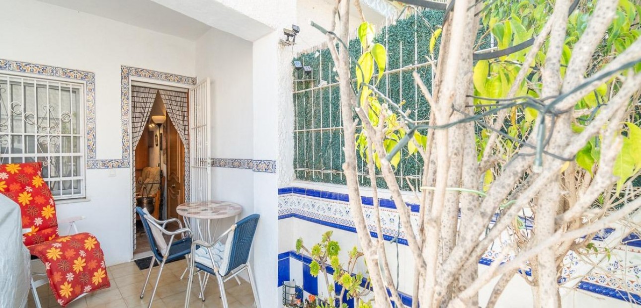 Venta - Terraced house -
Torrevieja - Los Frutales