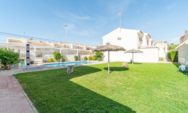 Venta - Terraced house -
Torrevieja - Los Frutales