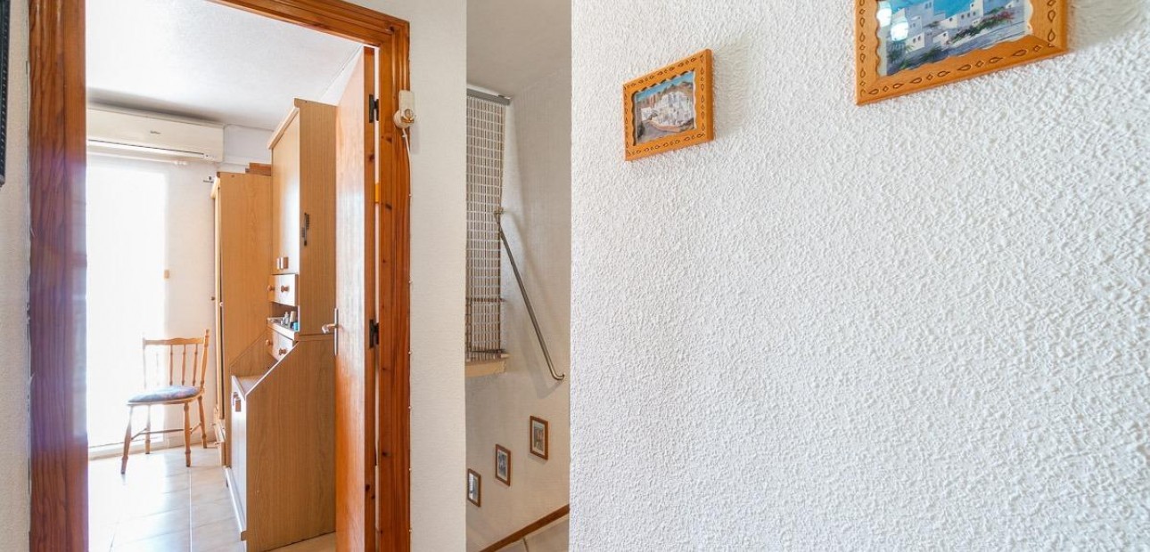 Sale - Terraced house -
Torrevieja - Los Frutales