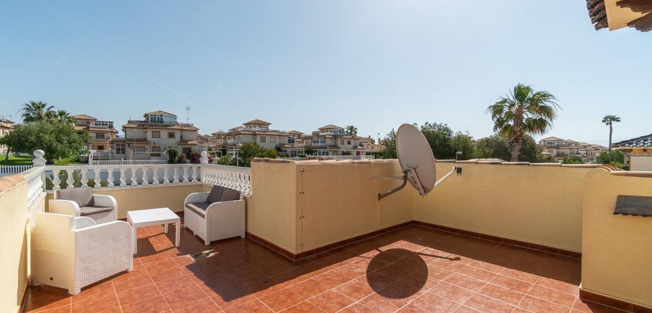 Venta - Villa -
Orihuela Costa - La Zenia