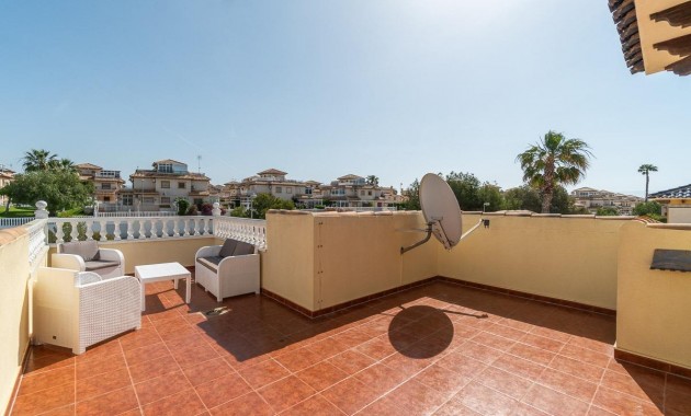 Sale - Villa -
Orihuela Costa - La Zenia