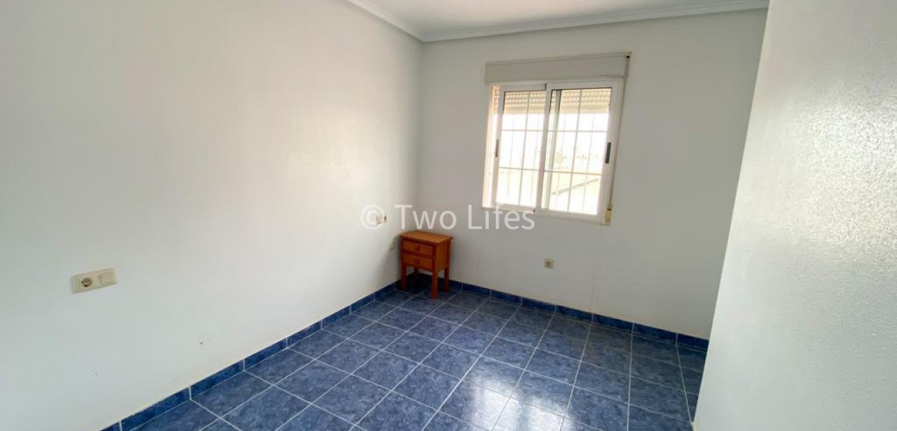 Sale - Bungalow -
Torrevieja - Sector 25