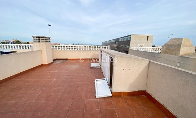 Sale - Bungalow -
Torrevieja - Sector 25