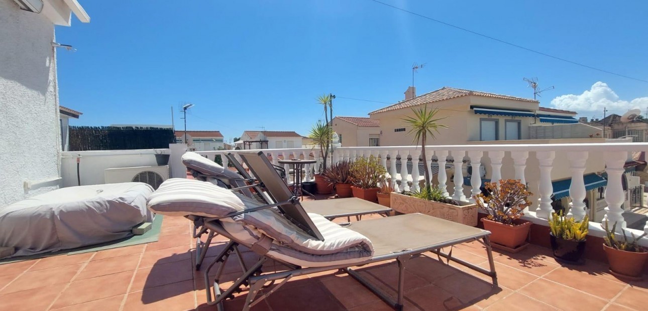 Sale - Terraced house -
Los Alcazares - Oasis