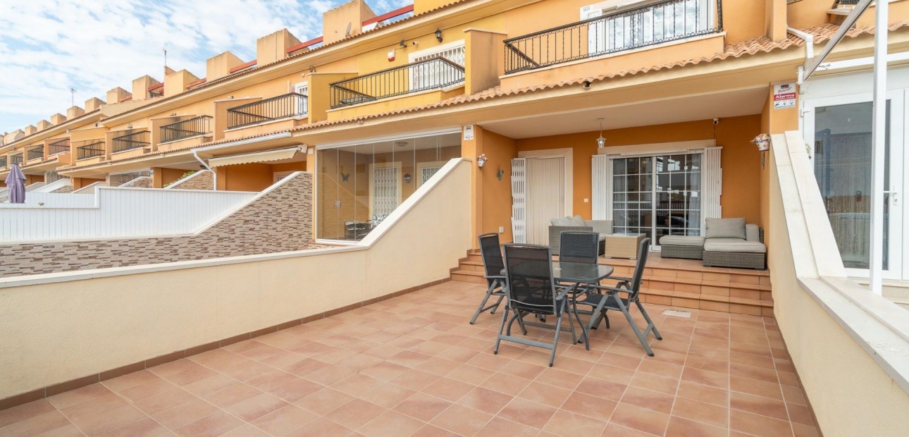 Venta - Terraced house -
Orihuela Costa - Los Dolses