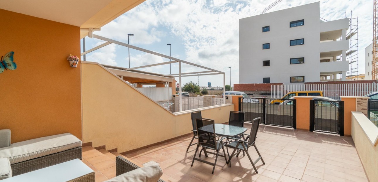 Venta - Terraced house -
Orihuela Costa - Los Dolses