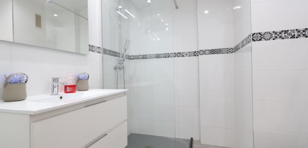 Sale - Apartment / flat -
Alicante - Barrio Obrero