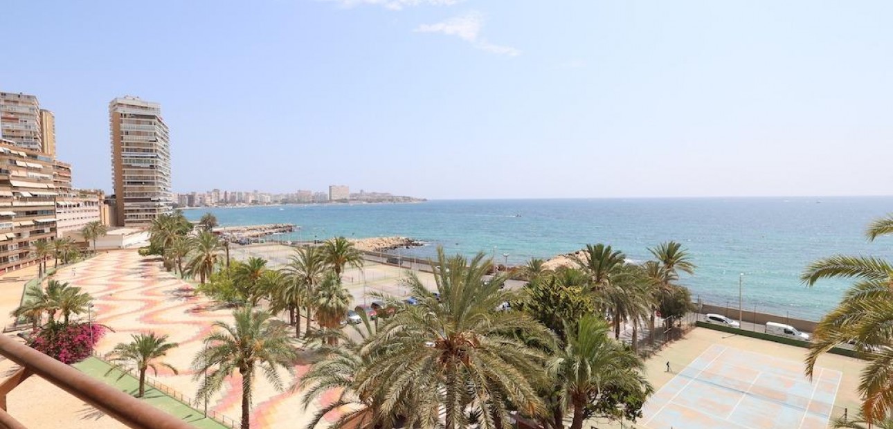 Sale - Apartment / flat -
Alicante - Barrio Obrero