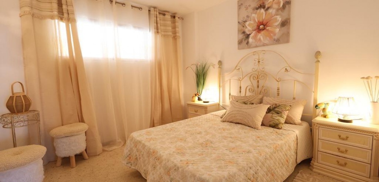 Sale - Apartment / flat -
Alicante - Barrio Obrero