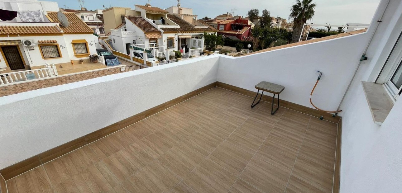 Venta - Villa -
Orihuela Costa - Las Mimosas