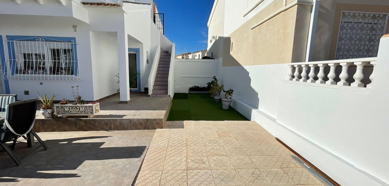 Herverkoop - Villa -
Orihuela Costa - Las Mimosas