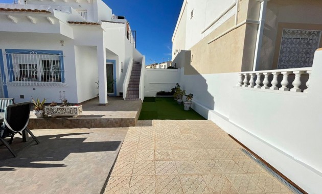 Venta - Villa -
Orihuela Costa - Las Mimosas