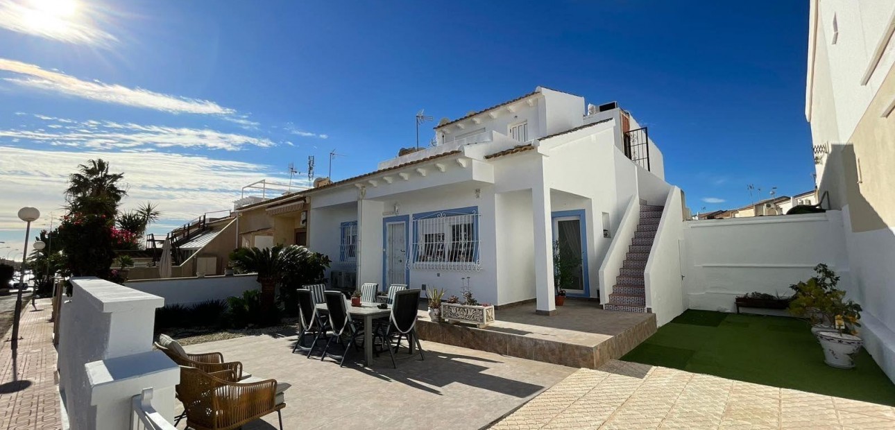 Venta - Villa -
Orihuela Costa - Las Mimosas