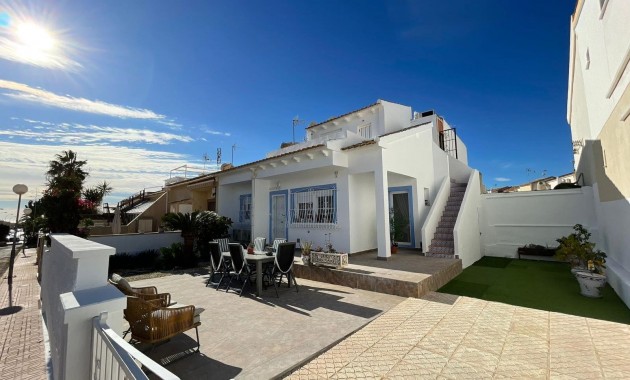 Sale - Villa -
Orihuela Costa - Las Mimosas