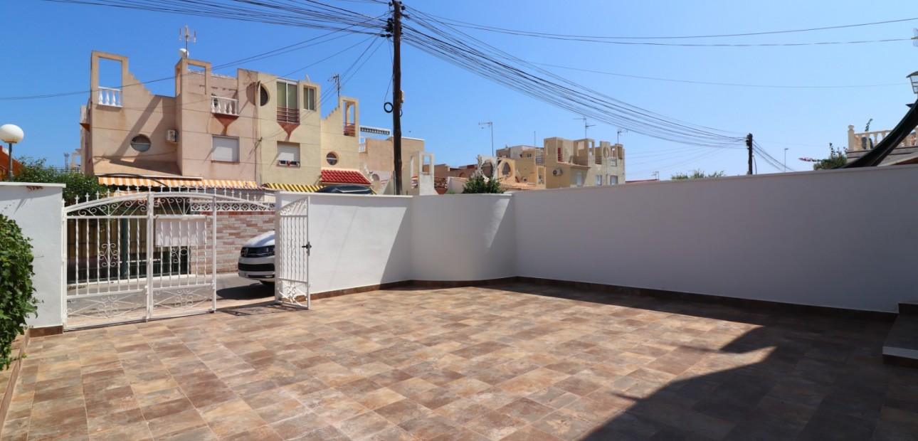 Herverkoop - Quad Villa -
Torrevieja - El Salado