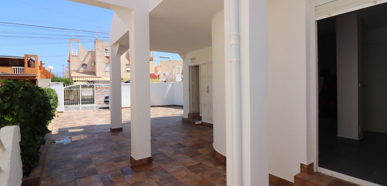 Herverkoop - Quad Villa -
Torrevieja - El Salado