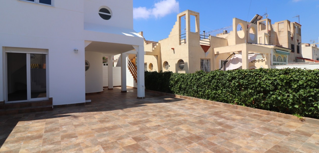 Herverkoop - Quad Villa -
Torrevieja - El Salado