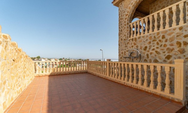 Herverkoop - Villa -
Torrevieja - Los altos