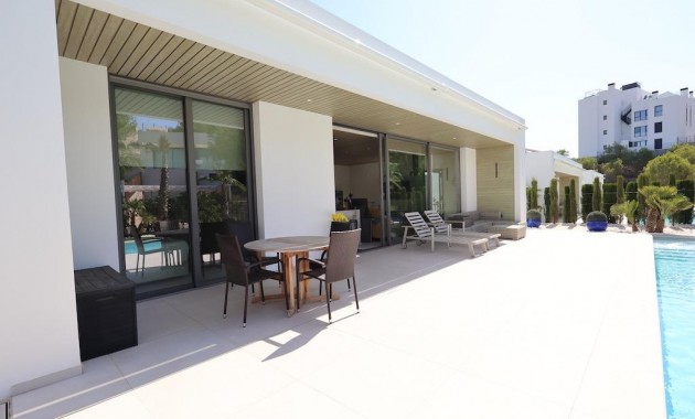 Sale - Villa -
Orihuela - Las Colinas Golf