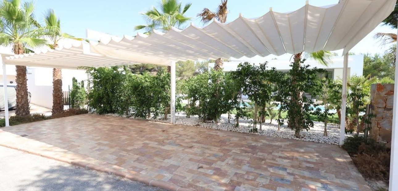 Sale - Villa -
Orihuela - Las Colinas Golf