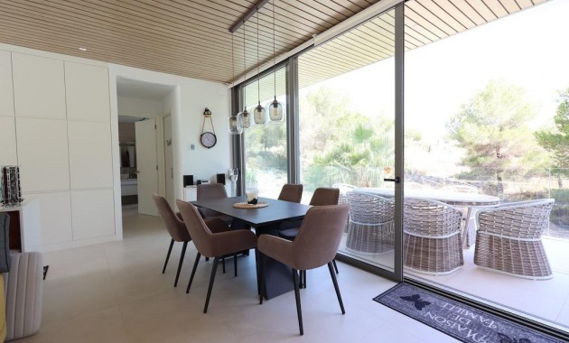 Sale - Villa -
Orihuela - Las Colinas Golf