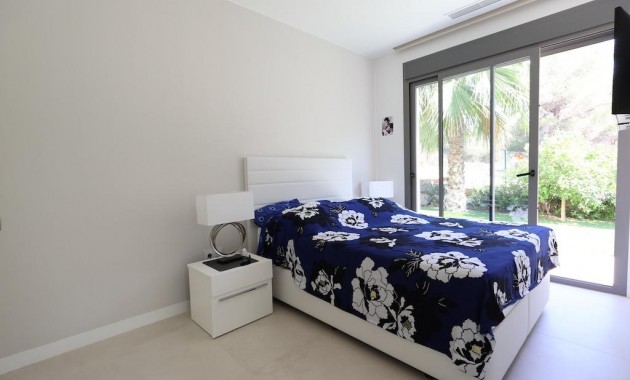 Sale - Villa -
Orihuela - Las Colinas Golf