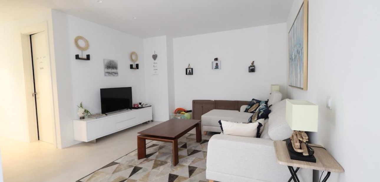 Sale - Villa -
Orihuela - Las Colinas Golf