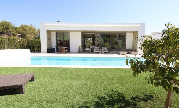 Sale - Villa -
Orihuela - Las Colinas Golf