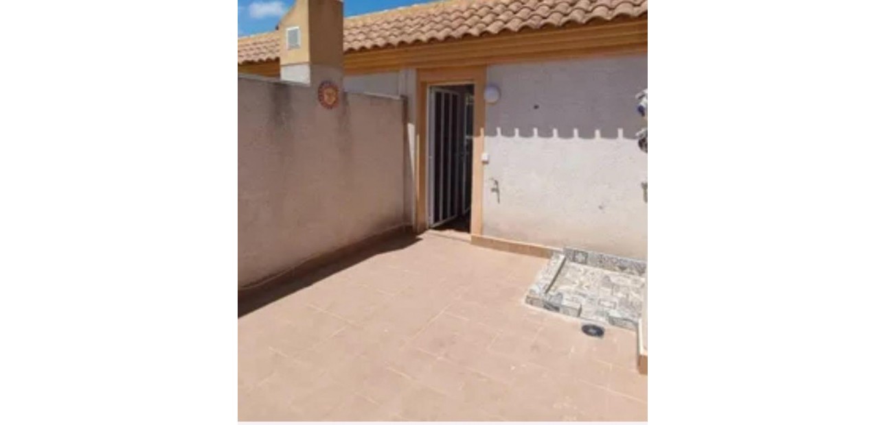 Sale - Terraced house -
Almoradi - Las Lomas de la Juliana