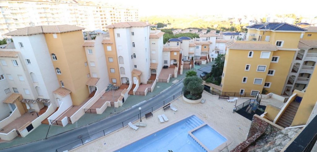 Herverkoop - Penthouse -
Orihuela Costa - Campoamor