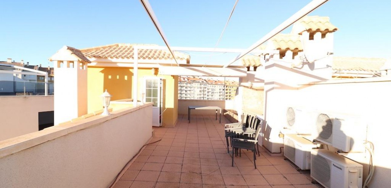 Herverkoop - Penthouse -
Orihuela Costa - Campoamor