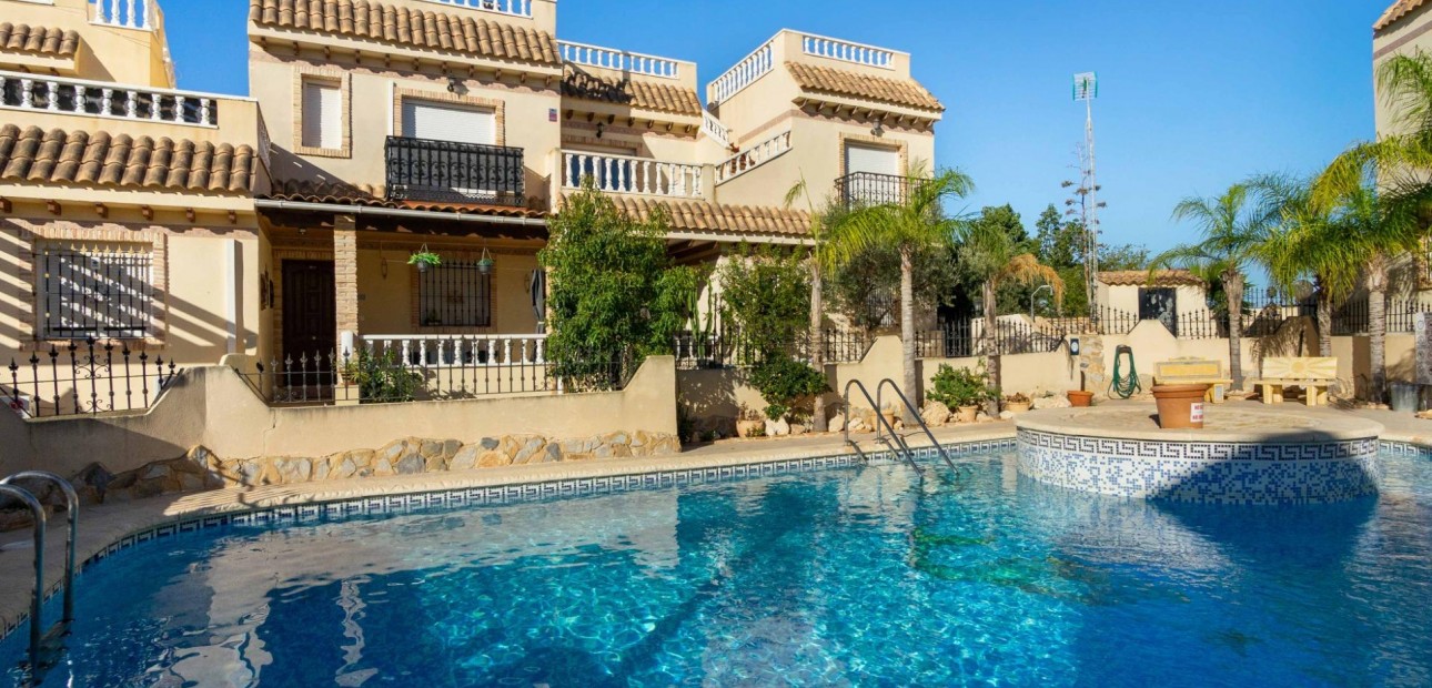 Sale - Villa -
Orihuela Costa - Las Mimosas