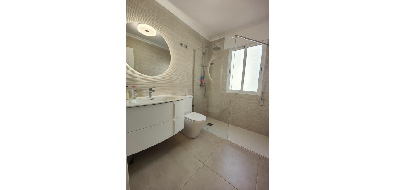 Sale - Apartment / flat -
Orihuela Costa - Campoamor