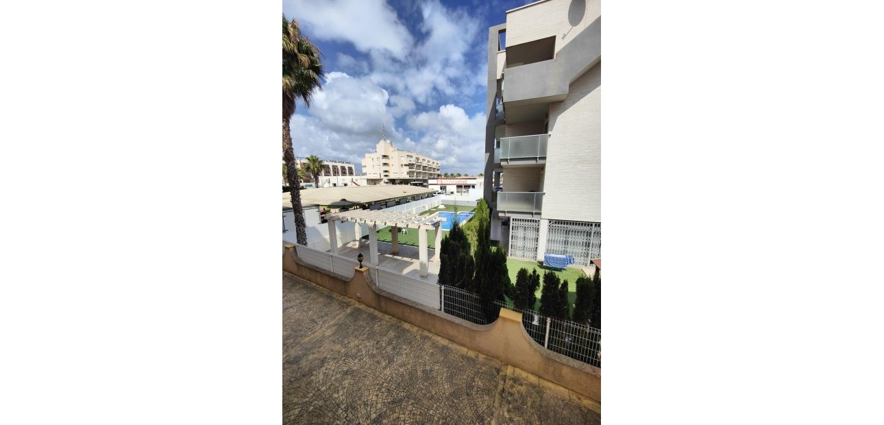 Sale - Apartment / flat -
Orihuela Costa - Campoamor