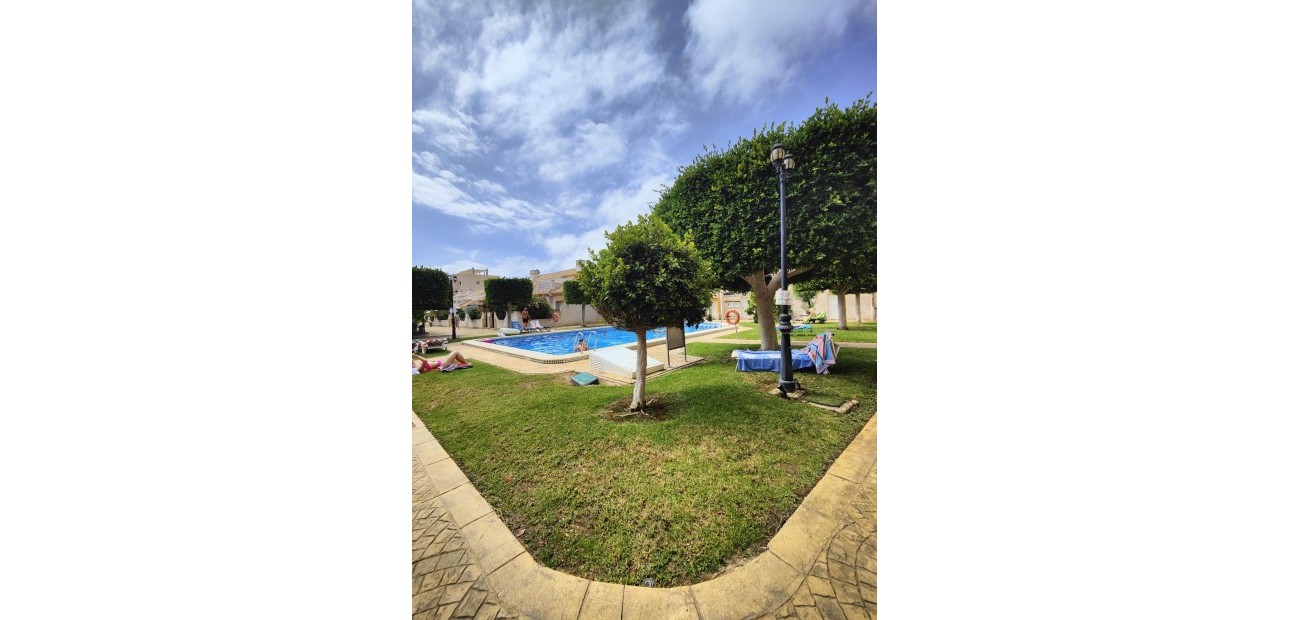 Sale - Apartment / flat -
Orihuela Costa - Campoamor