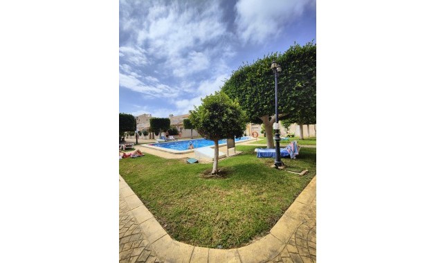 Sale - Apartment / flat -
Orihuela Costa - Campoamor