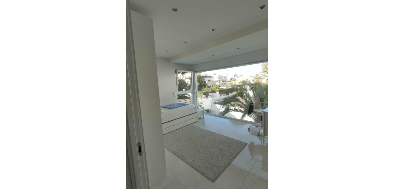 Venta - Villa -
Orihuela Costa - La Zenia