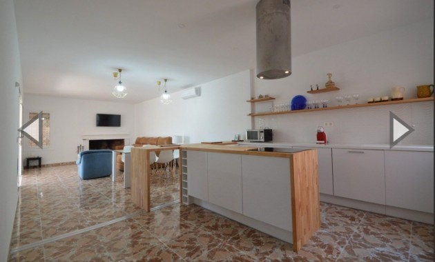 Sale - Villa -
Torrevieja - La veleta