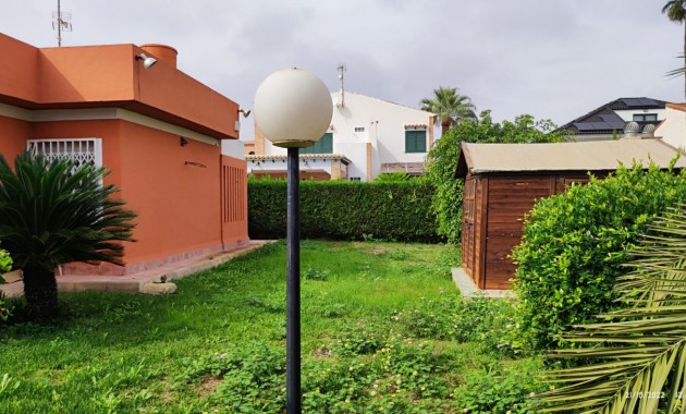 Sale - Villa -
Torrevieja - La veleta