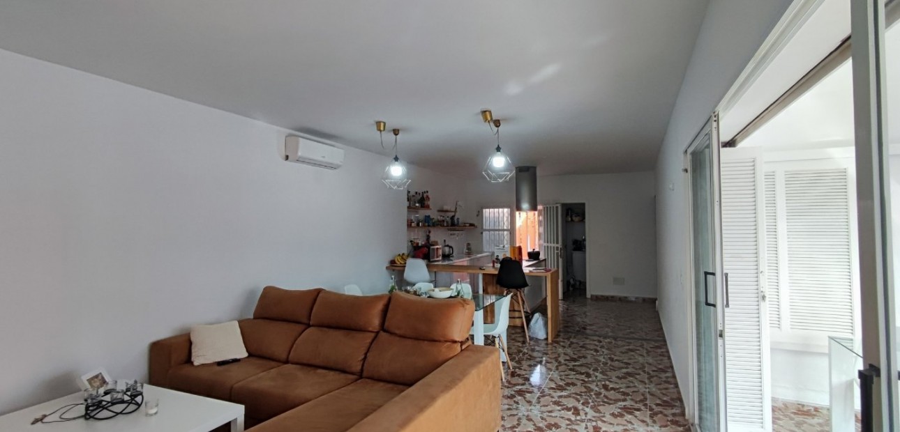 Sale - Villa -
Torrevieja - La veleta