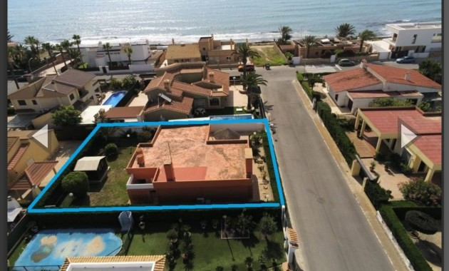 Sale - Villa -
Torrevieja - La veleta