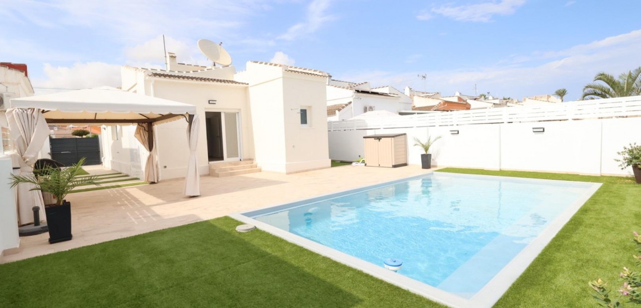 Herverkoop - Villa -
Torrevieja - San luis