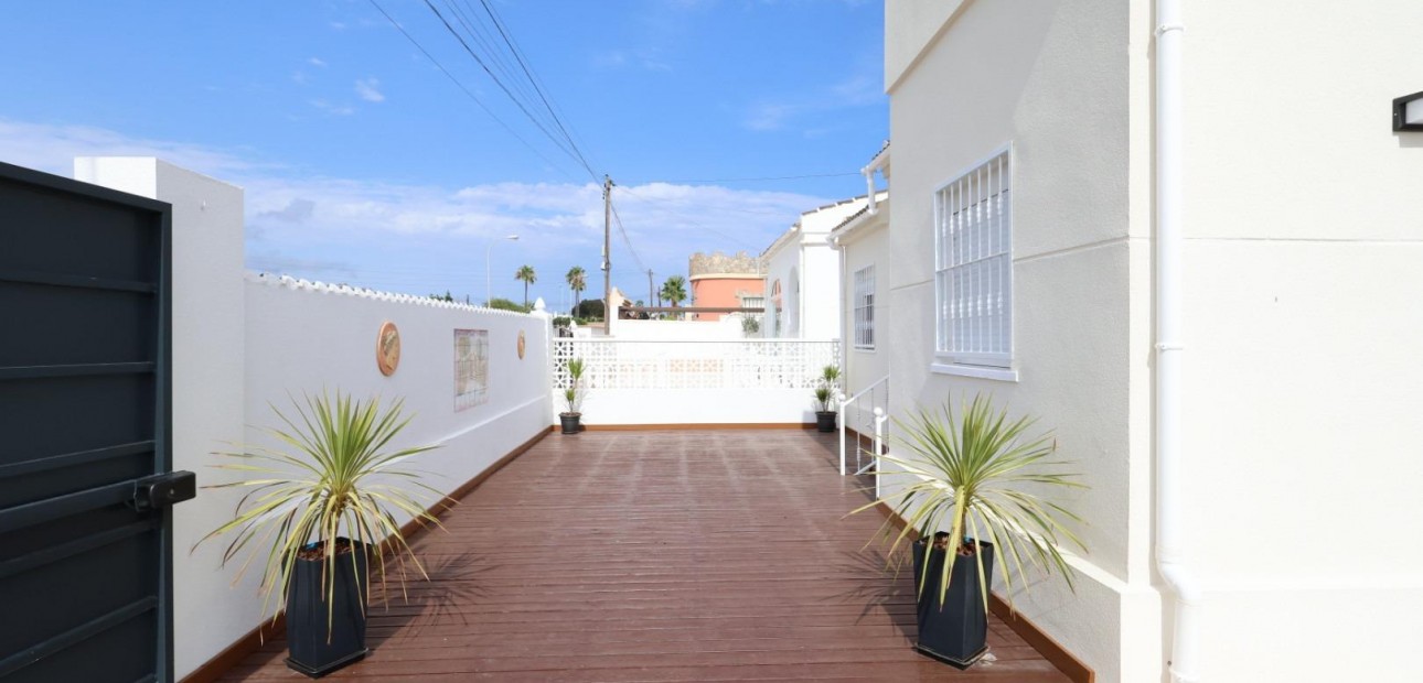 Herverkoop - Villa -
Torrevieja - San luis