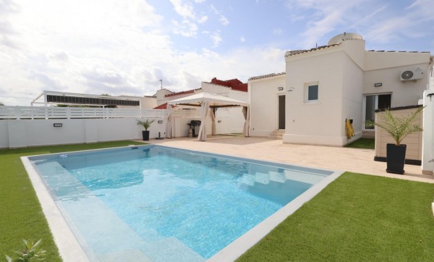 Herverkoop - Villa -
Torrevieja - San luis