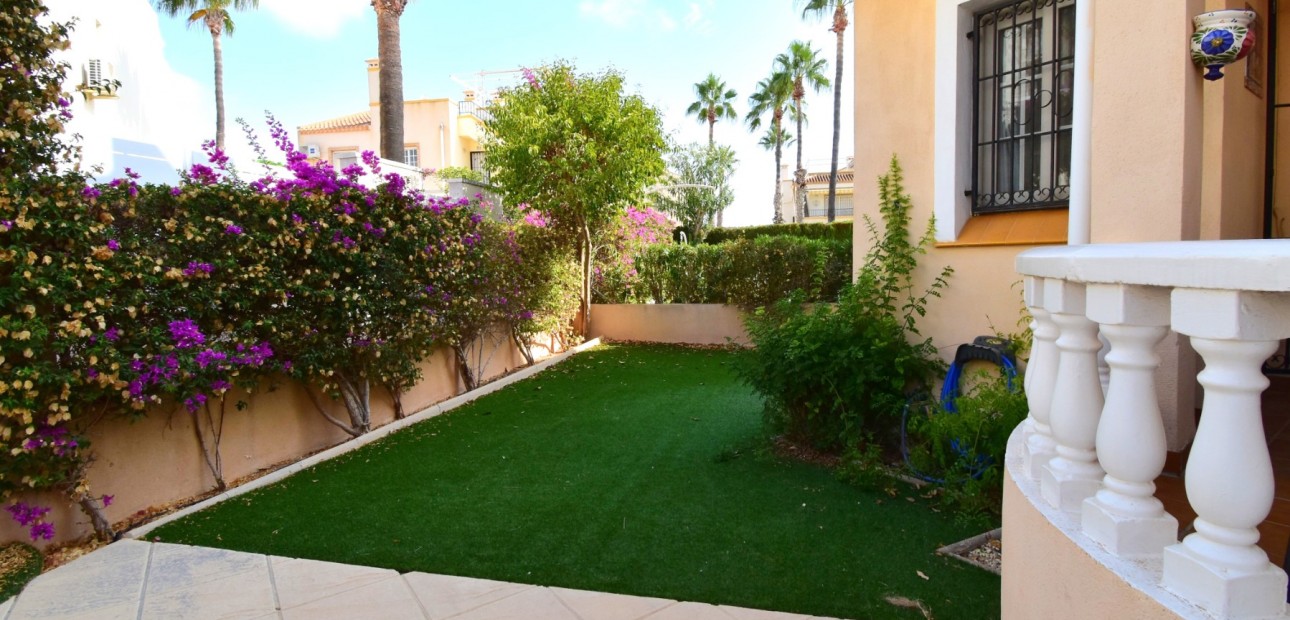 Sale - Apartment / flat -
Orihuela Costa - Playa Flamenca