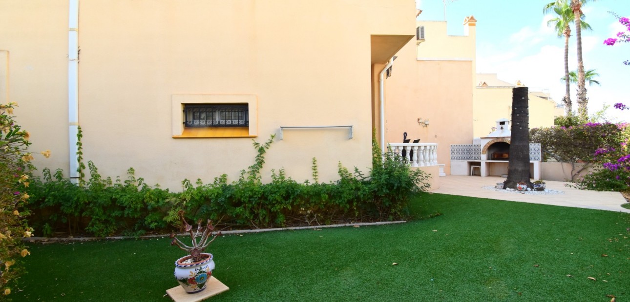 Sale - Apartment / flat -
Orihuela Costa - Playa Flamenca