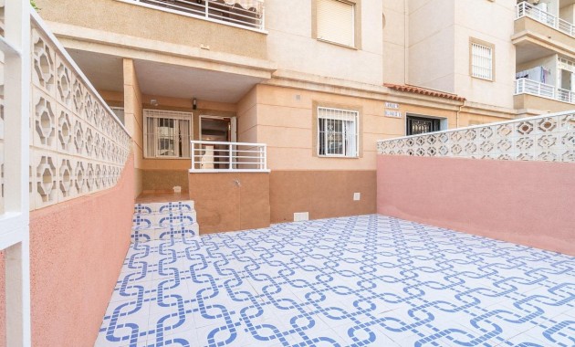 Sale - Apartment / flat -
Torrevieja - Nueva Torrevieja