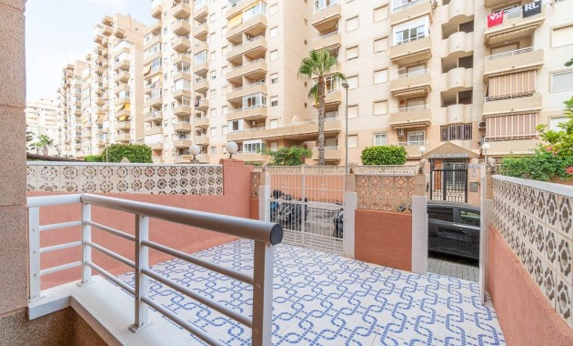 Sale - Apartment / flat -
Torrevieja - Nueva Torrevieja